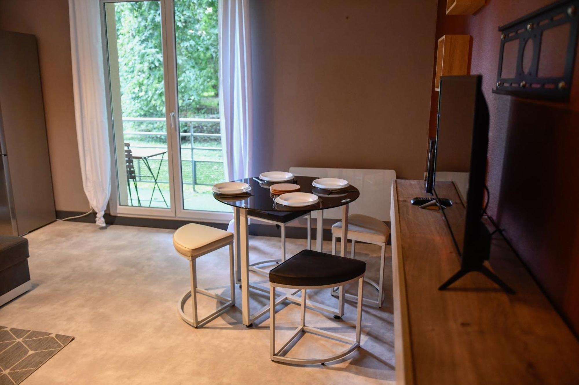 Calme Et Terrasse Privee Pres De Vichy Apartman Bellerive-sur-Allier Kültér fotó