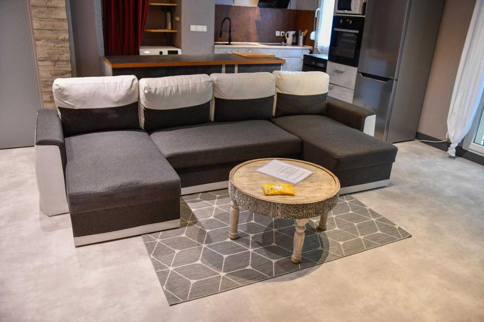 Calme Et Terrasse Privee Pres De Vichy Apartman Bellerive-sur-Allier Kültér fotó
